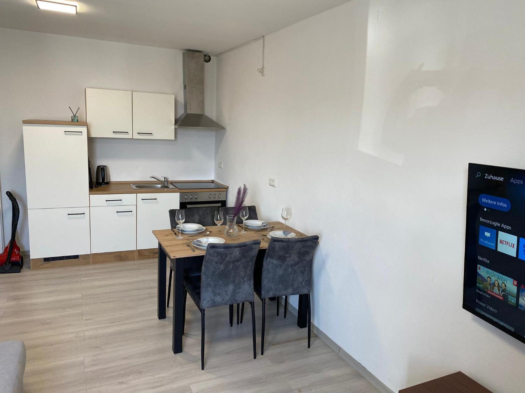 Apartament Nes 1 - Naehe Freiheitshalle Hof